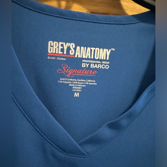 Grey’s Anatomy by Barco Scrub Top Royal Blue - Picture 2 of 4
